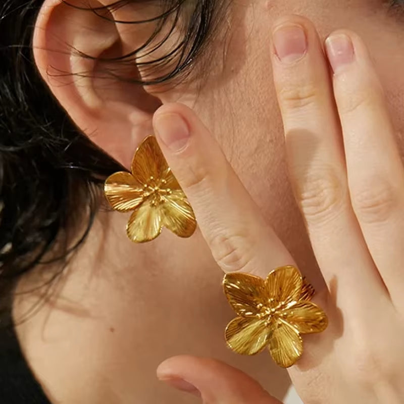 Trendy High Quality 18K Gold Plated Stainless Steel Flower Earrings Ring Bracelet for Women Waterproof Jewelry Set Gifts