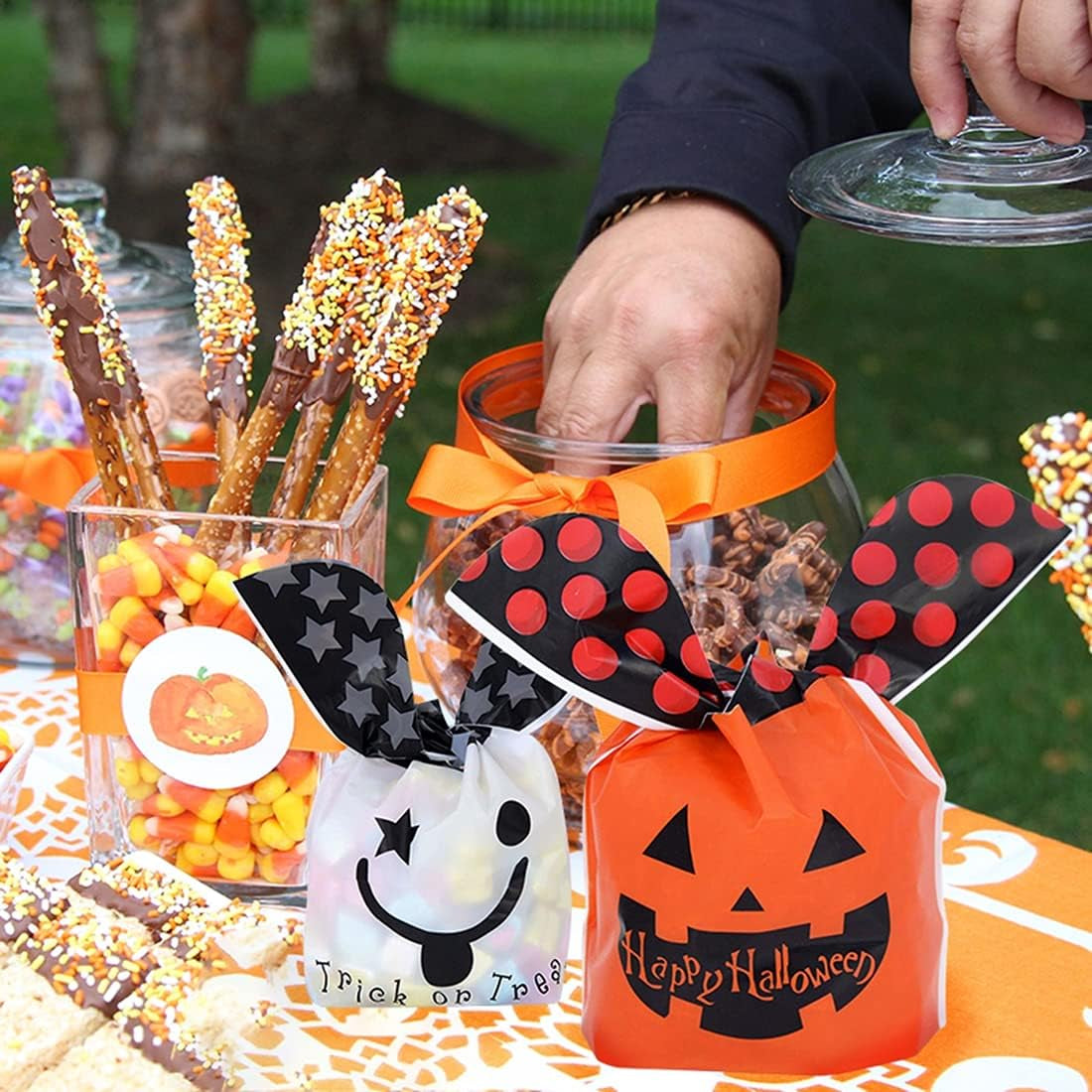 50 Pcs Halloween Candy Bag,Trick or Treat Bags Gift Basket for Kids,Pumpkin Ghost Happy Halloween Cookies Plastic Candy Bags for Halloween Party Decoration Favors