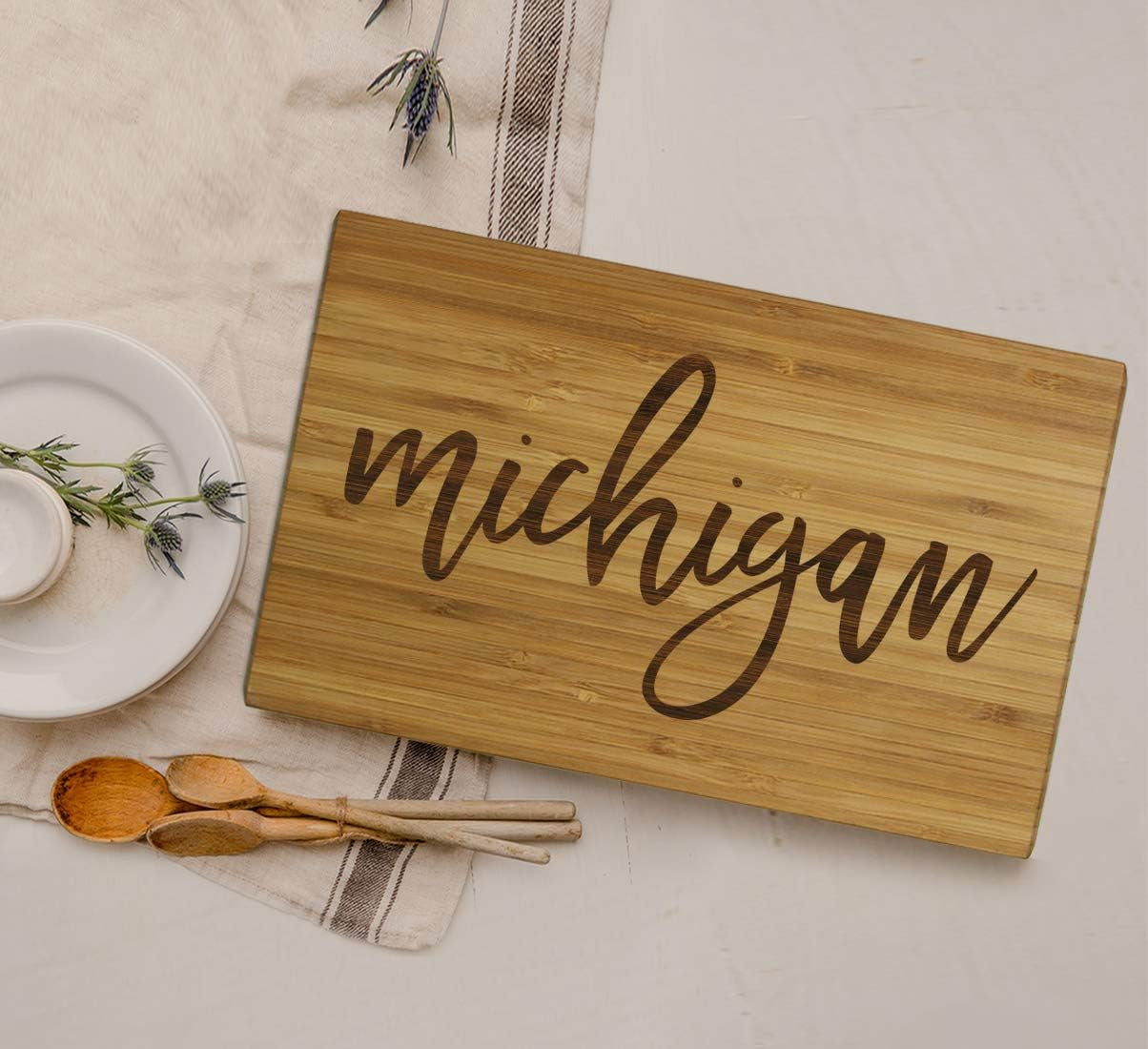 Michigan State Bamboo Wood Cutting Board, 17.75 X 11-Inch, Calligraphy, 1-Pack, Large Engraved Serving Chopping Board Christmas Birthday Moving Away College Graduation Chef Kitchen Ideas